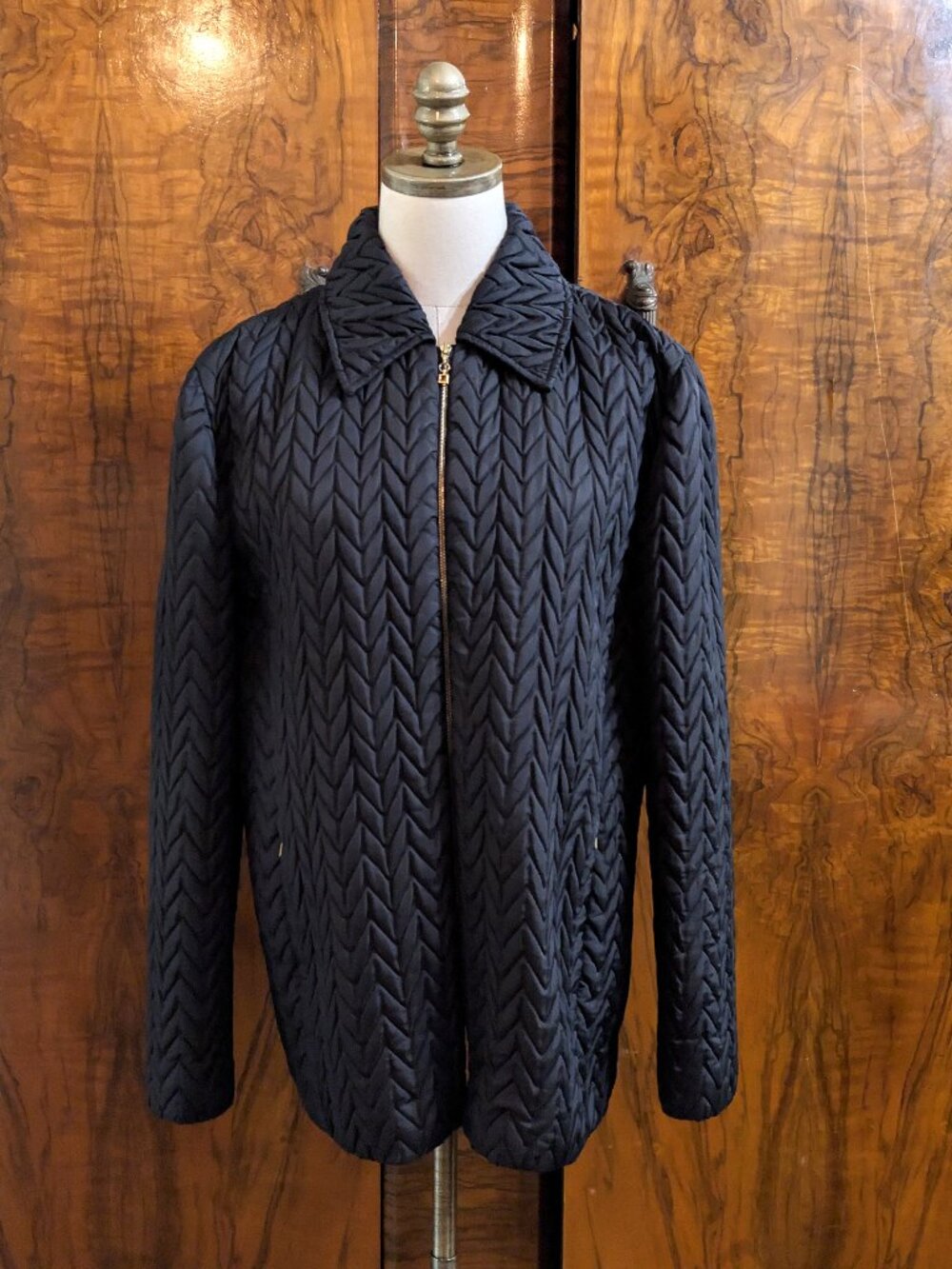 Vtg St John Sport by Marie Gray Quilted Chevron Jacket Size S Black Quiet Luxury